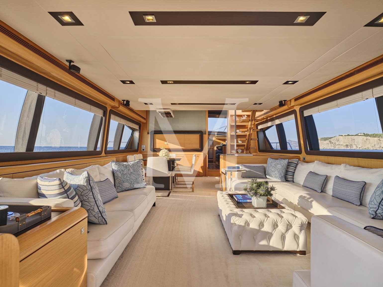 24m Ferretti Bon Bon charter greece salon