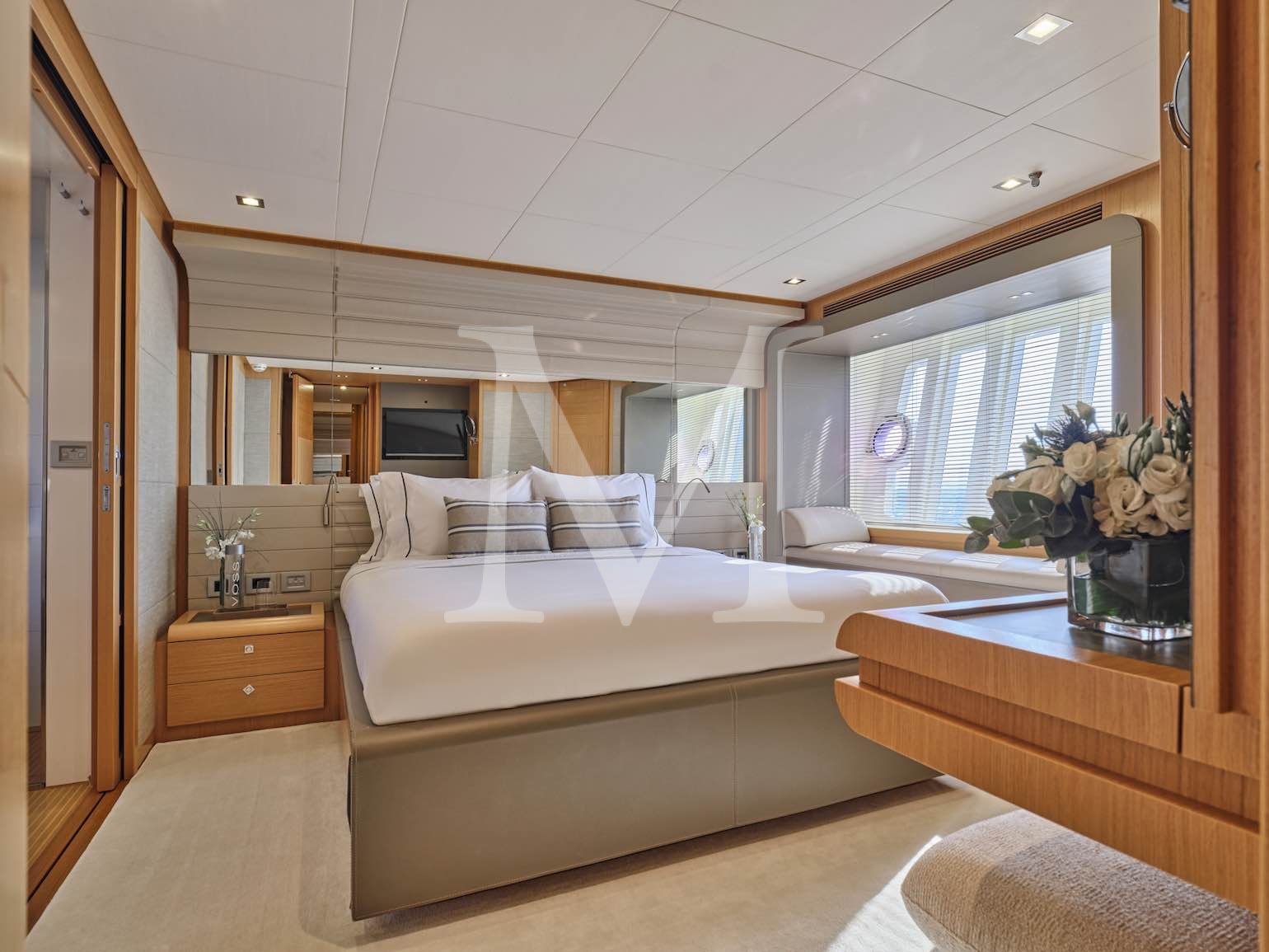24m Ferretti Bon Bon charter greece Master
