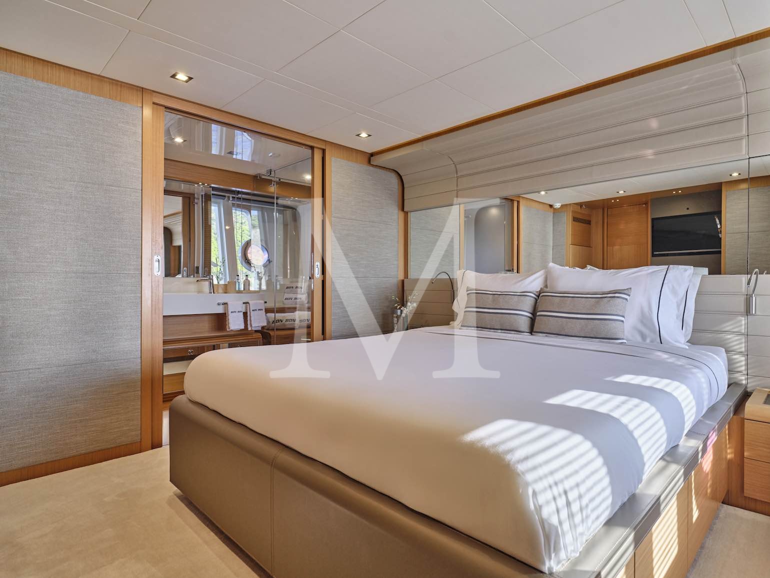24m Ferretti Bon Bon charter greece Master Cabin side