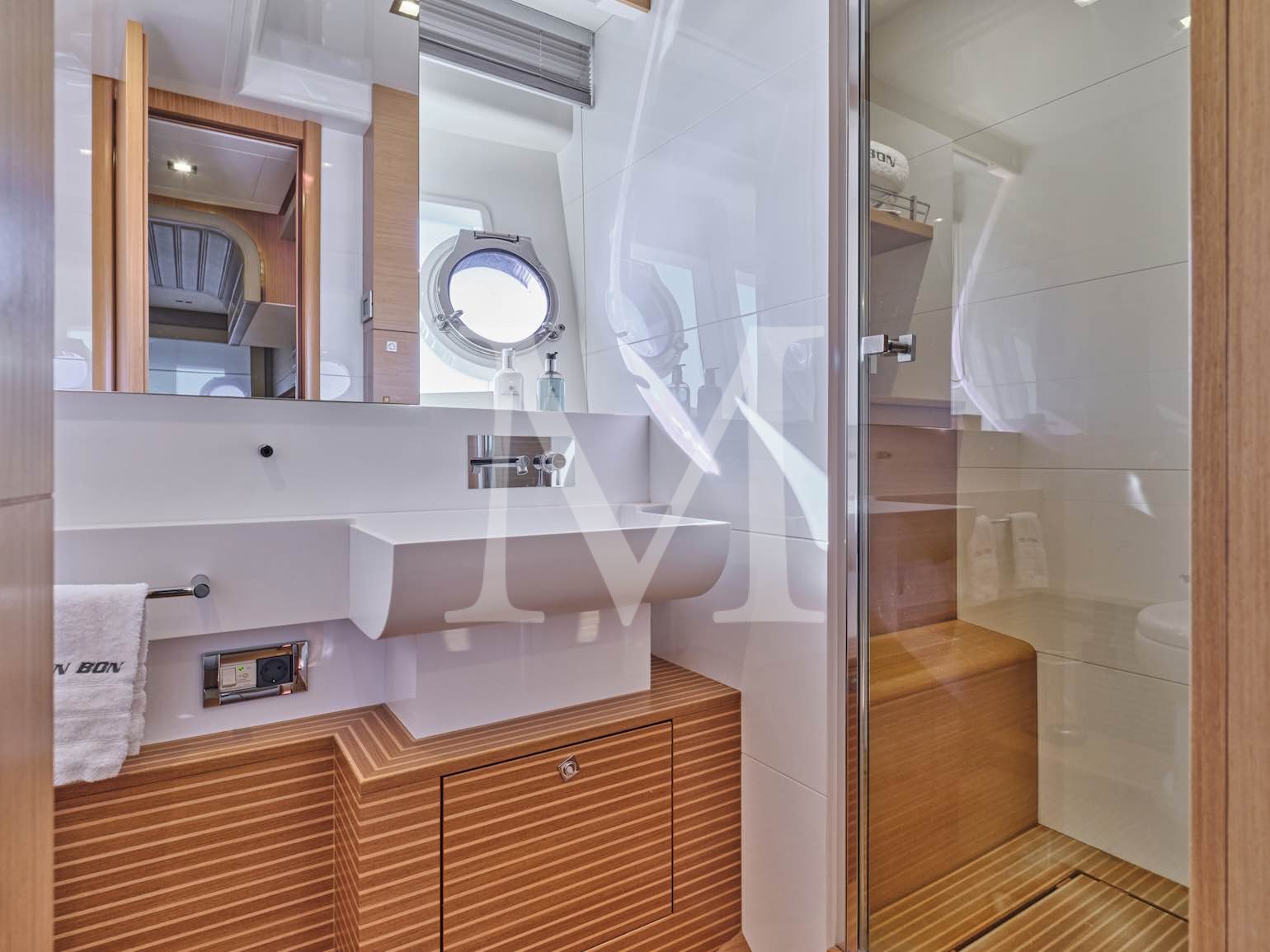 24m Ferretti Bon Bon charter greece VIP ensuite