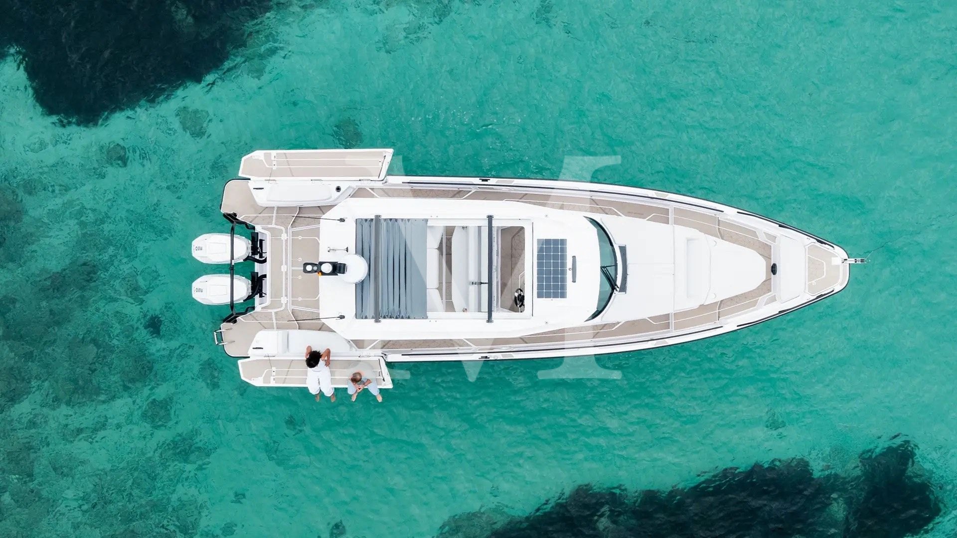 axopar_38_Sun_TOP_2026_chase_tender_rental