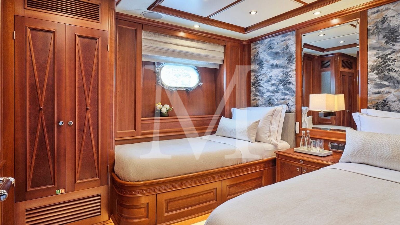 Riva_ I_charter_greece_benetti_Twin_cabin_