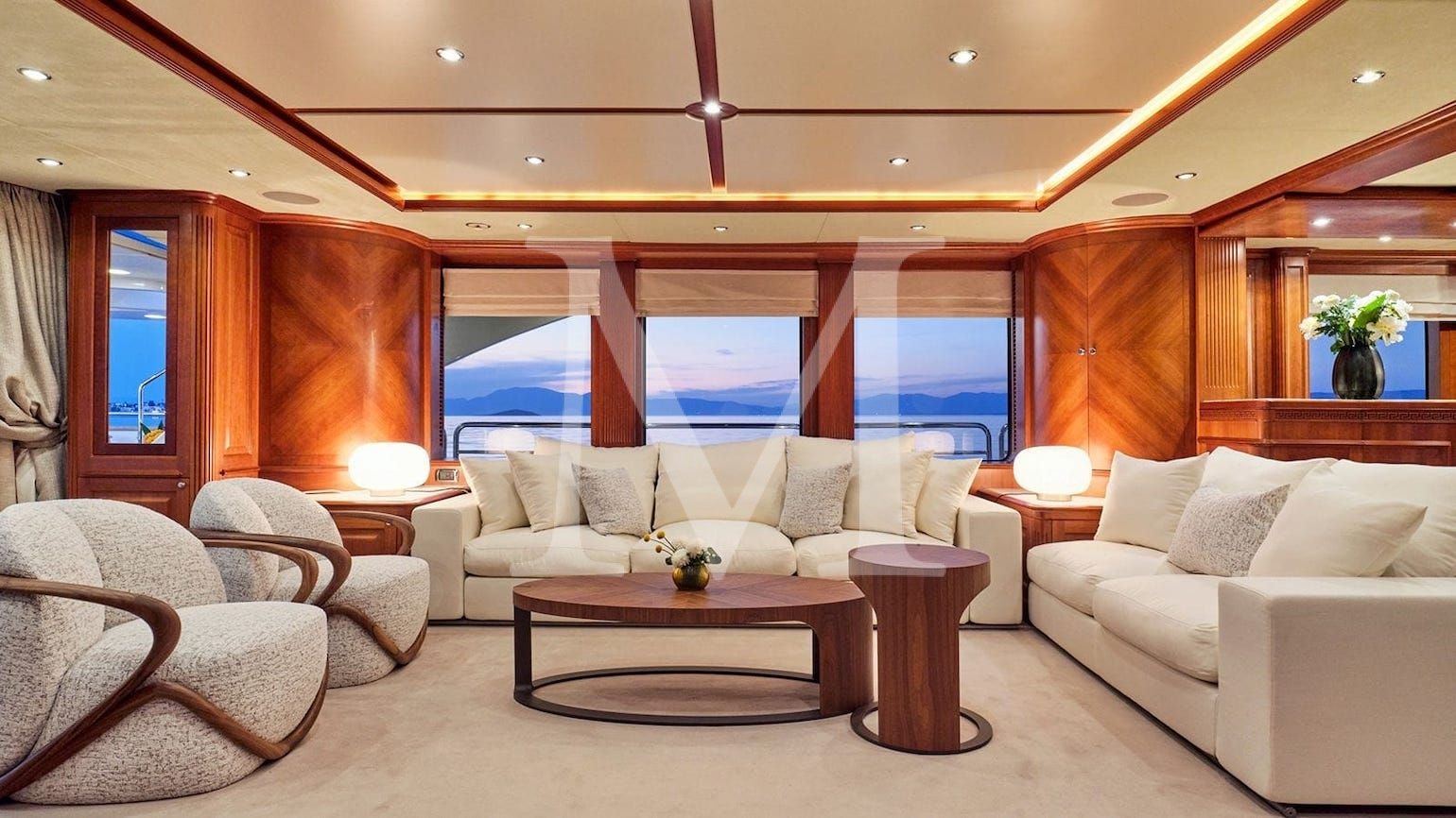 Riva_ I_charter_greece_benetti_main_deck_salon4