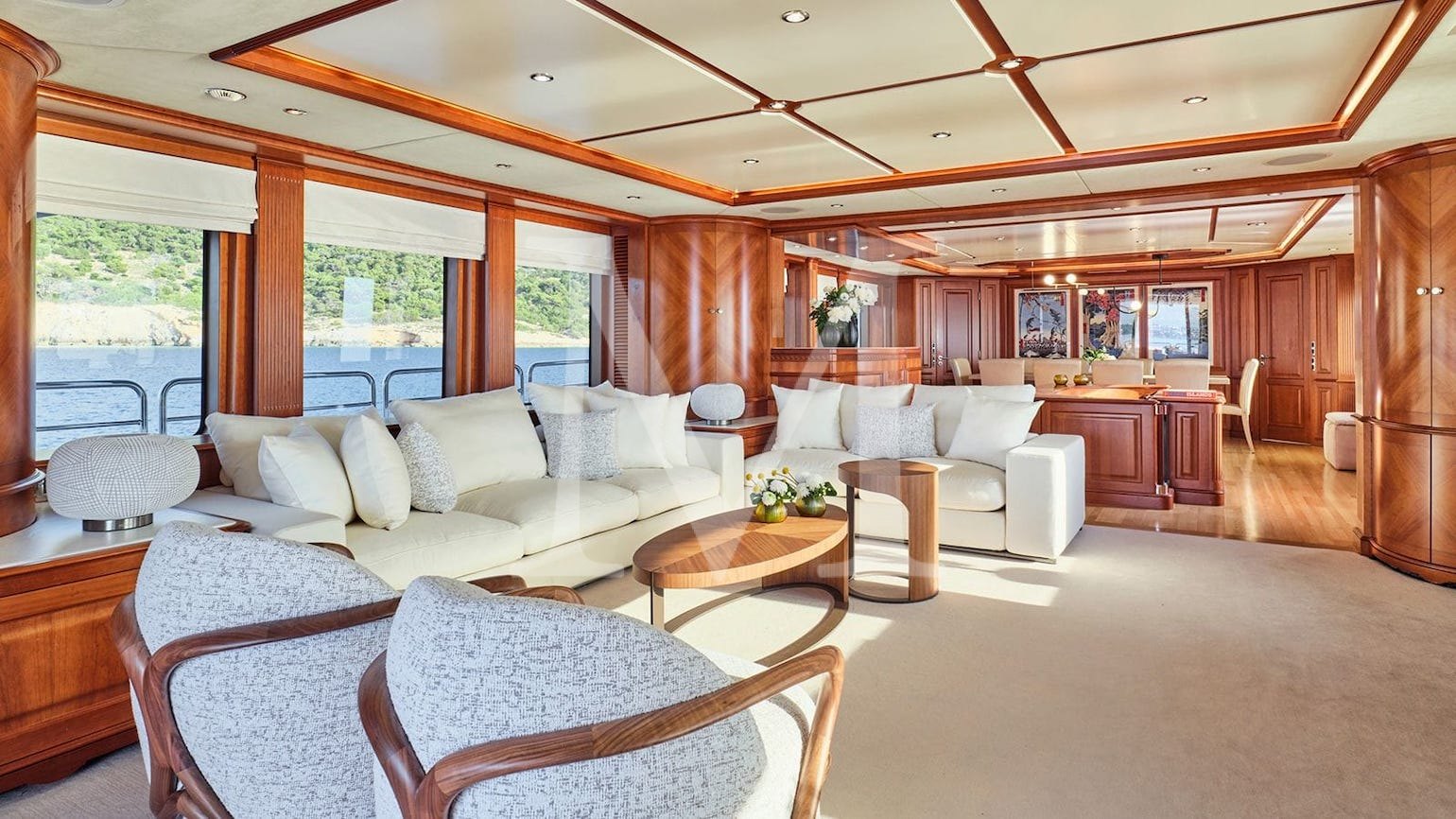Riva_ I_charter_greece_benetti_main_deck_salon2