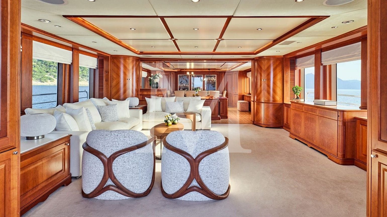 Riva_ I_charter_greece_benetti_main_deck_salon